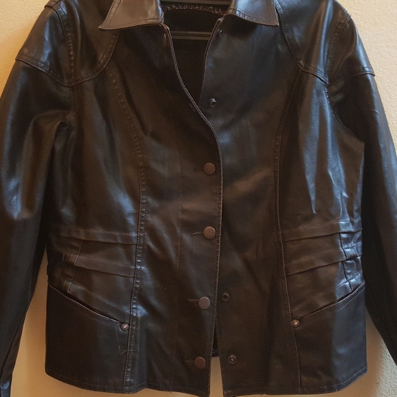 Vintage Leather Jacket - Picture 7 of 8